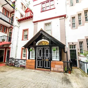 Famous House, 1 Minute From Castle Edinburgh